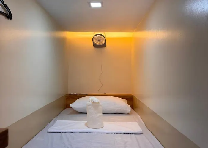 Kugii - Self Check-in Capsule Near Cebu Airport Hostel *