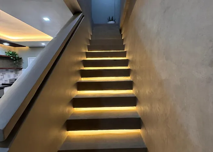 Kugii - Self Check-in Capsule Near Cebu Airport Hostel *