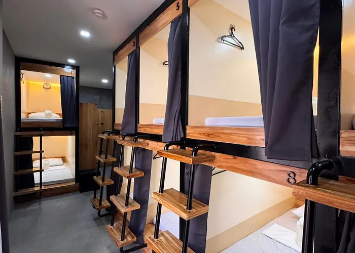 Hostel Kugii - Self Check-in Capsule Near Cebu Airport *